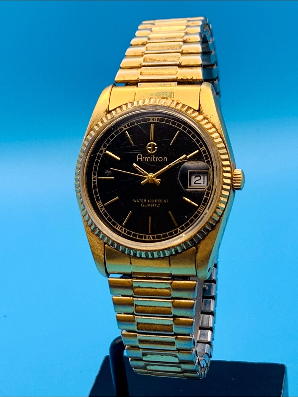 ARMITRON 20/2622 Men’s Vintage Dress Wristwatch Date Fluted Bezel Works New Batt